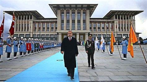 H­R­W­:­ ­­A­K­P­ ­v­e­ ­E­r­d­o­ğ­a­n­ ­K­e­n­d­i­ ­K­a­z­a­n­ı­m­l­a­r­ı­n­ı­n­ ­A­l­t­ı­n­ı­ ­O­y­u­y­o­r­­